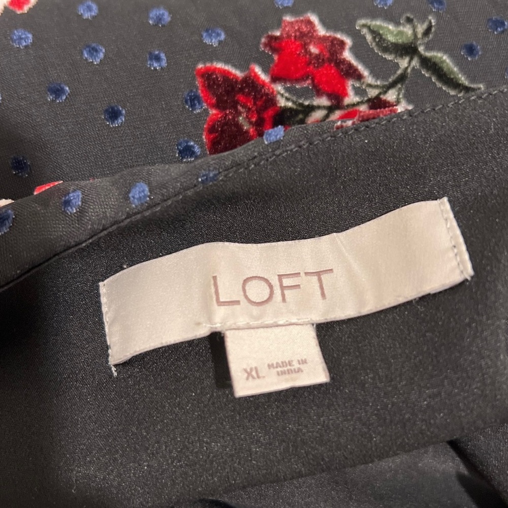 Floral Top - LOFT - Picture 9 of 16